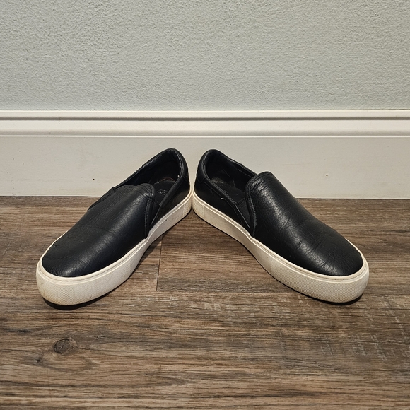 Ugg Black Slide On Leather Sneakers - Picture 1 of 6